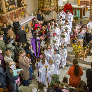 Palmweihe wird zu einem lebendigen Gottesdienst.