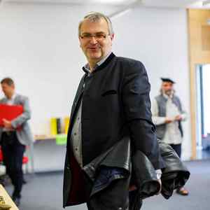 Frühjahrsputz im Büro / Gerd Neuhold, Sonntagsblatt